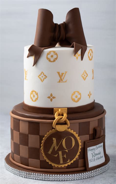 white louis vuitton cake